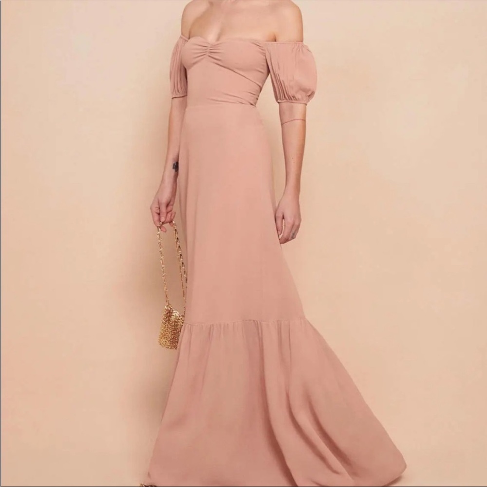 Reformation Farrow Dress size 8p
color blush
